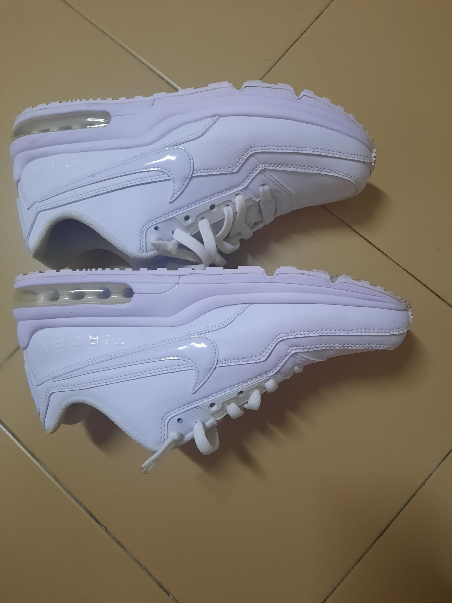 Sapatilhas Nike Brancas