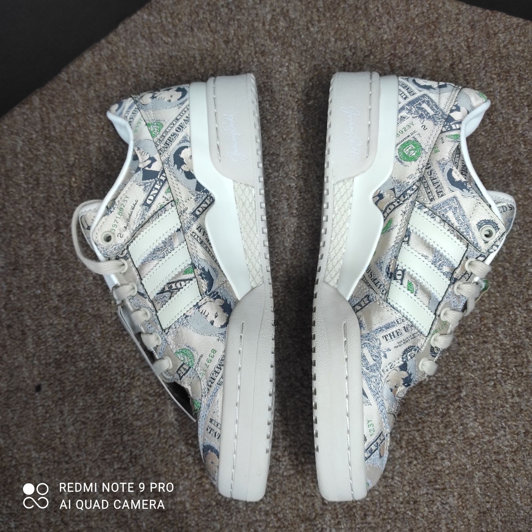 42. кросівки Adidas by Jeremy Scott Forum Low Wings 1.0