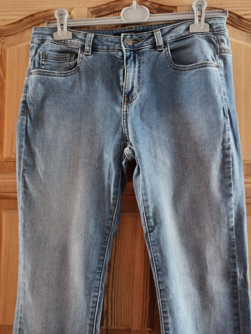 Jeansy Reserved r. 40