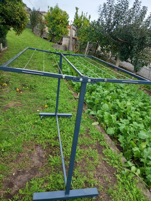 Estendal dobravel e com rodas