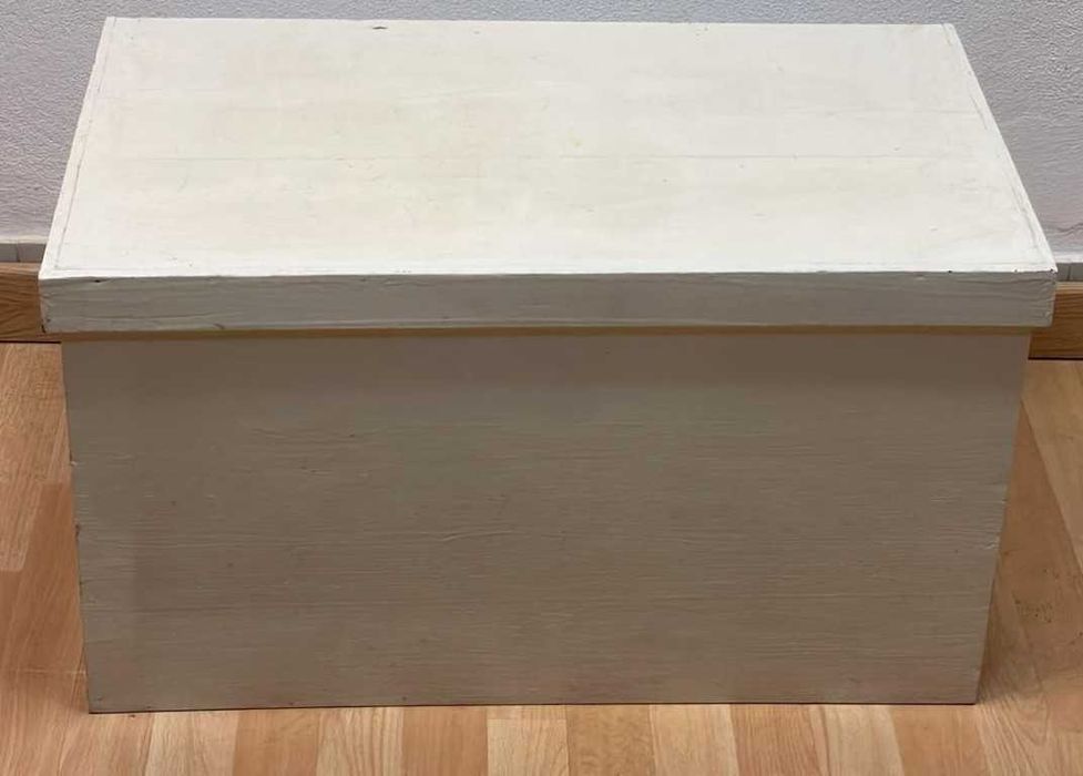 Arcas antigas, baus de arrumação