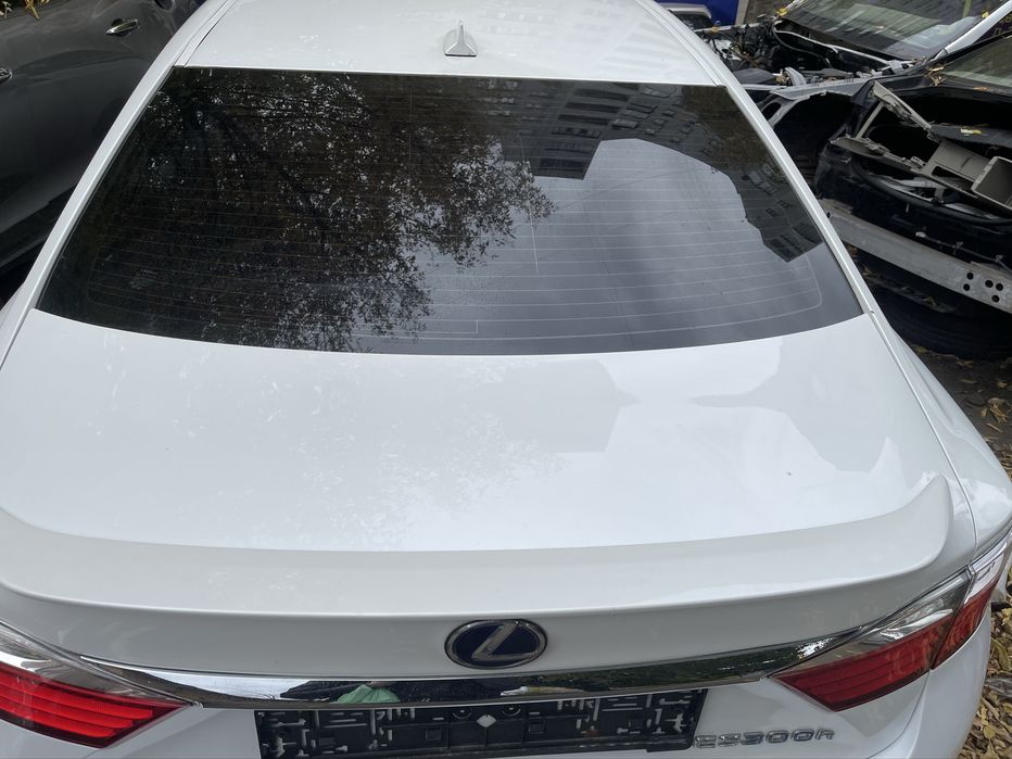 Скло заднє Lexus ES 300h ES 350