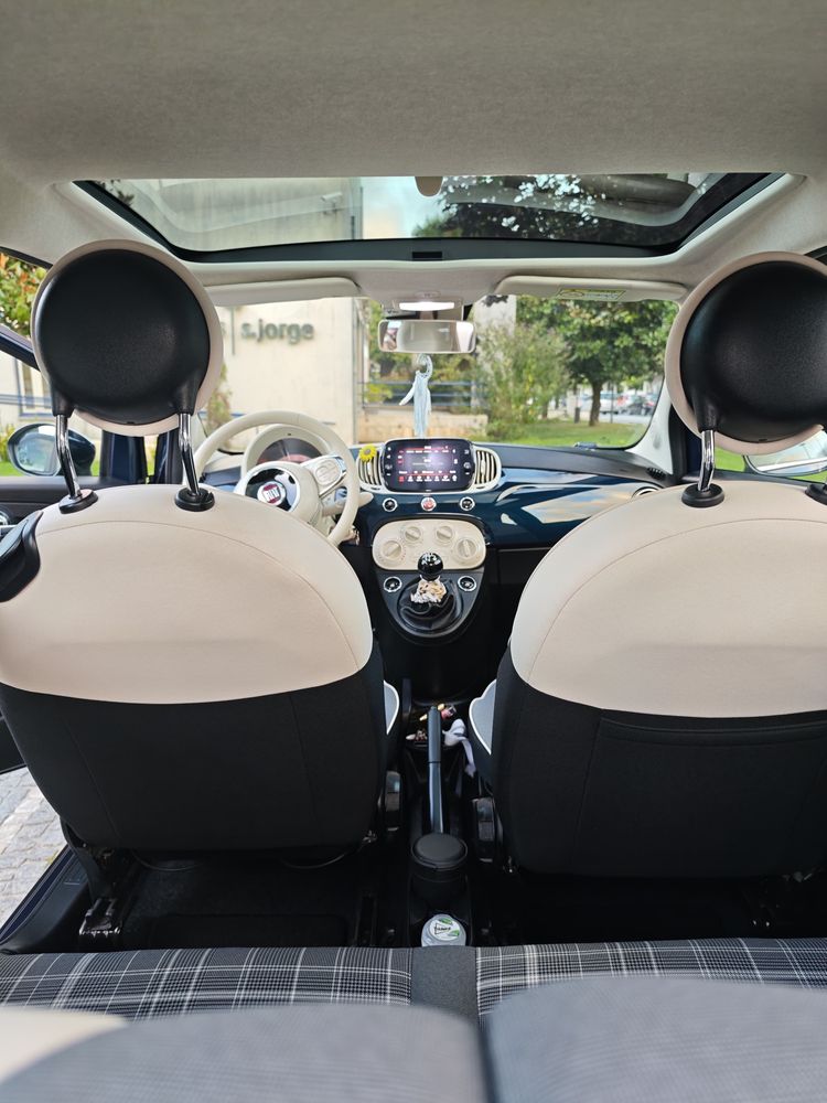 Fiat 500 azul marinho