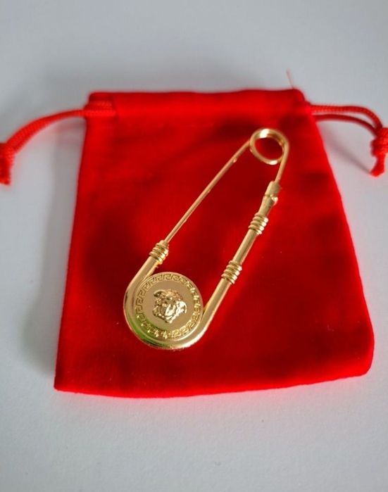 Broszka Meduza logowana Versace