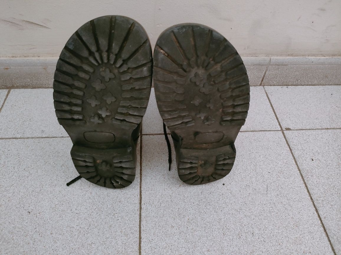 Botas militares AT tamanho 42