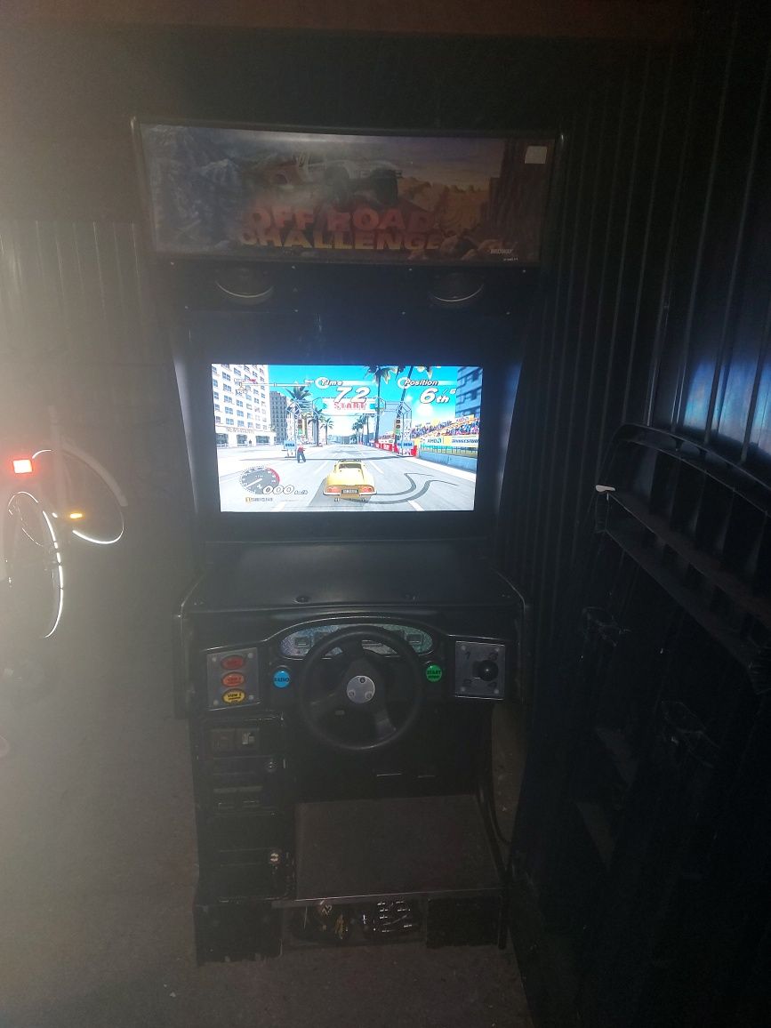 Automat arcade off road challenge