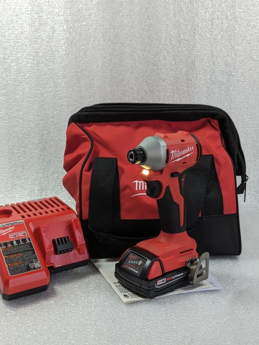 Milwaukee M18 3650-21 Безщітковий гайковерт імпакт