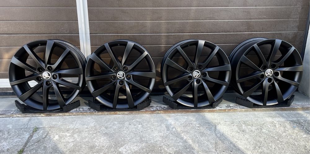 4x felgi aluminiowe 5x112 r18 et43 7J Alufelgi Czarne Oryginał Skoda