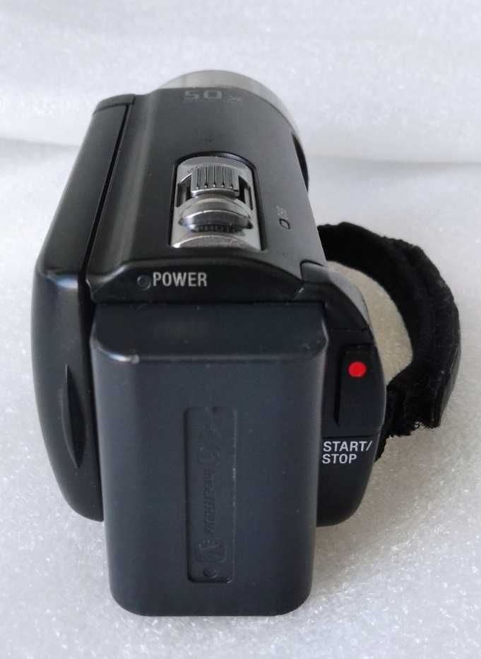 Видеокамера Sony DCR - SX20E + сумка в подарок