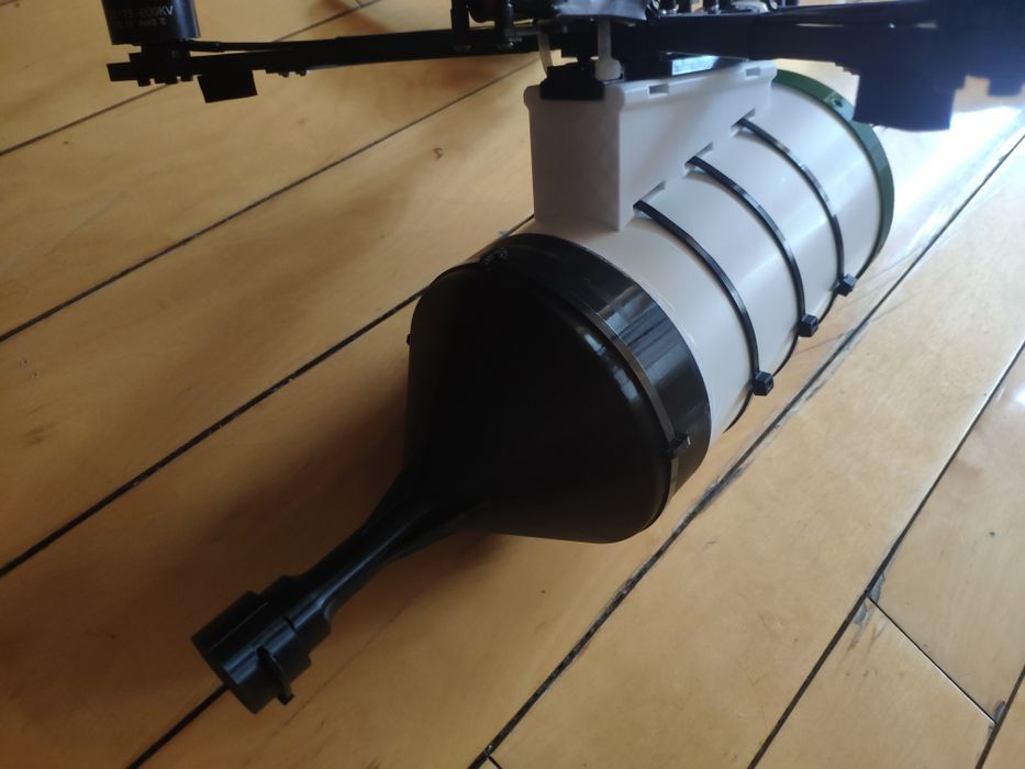 Дрон на оптоволокніі 15 км квадрокоптер 10 дюймів з батареєю