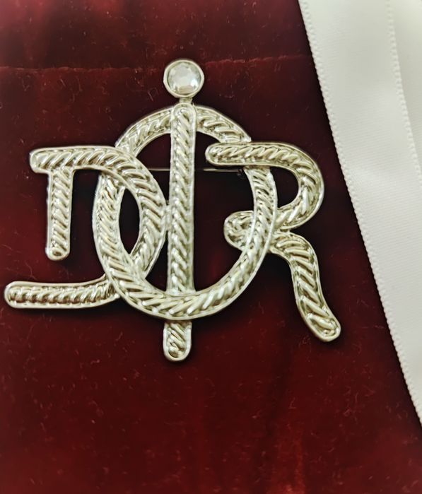 Broszka duża paryski szyk i elegancja jak Dior