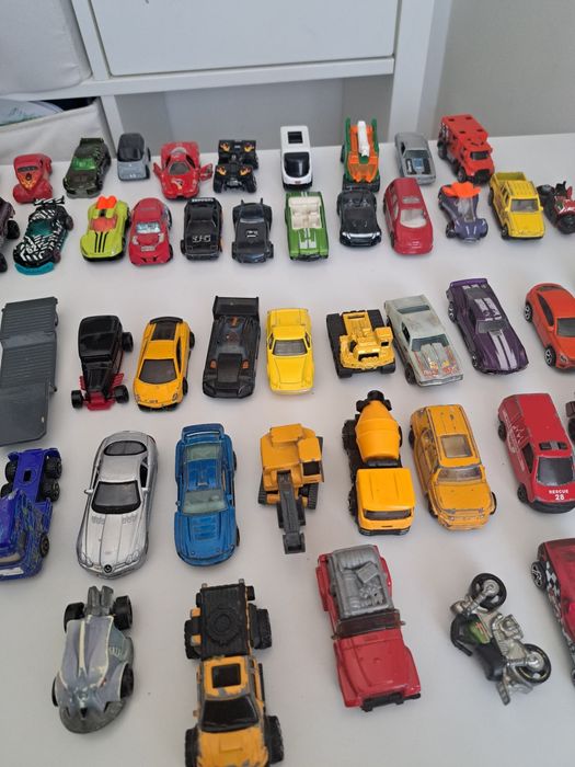 Resoraki do wyboru hot wheels majorette itp