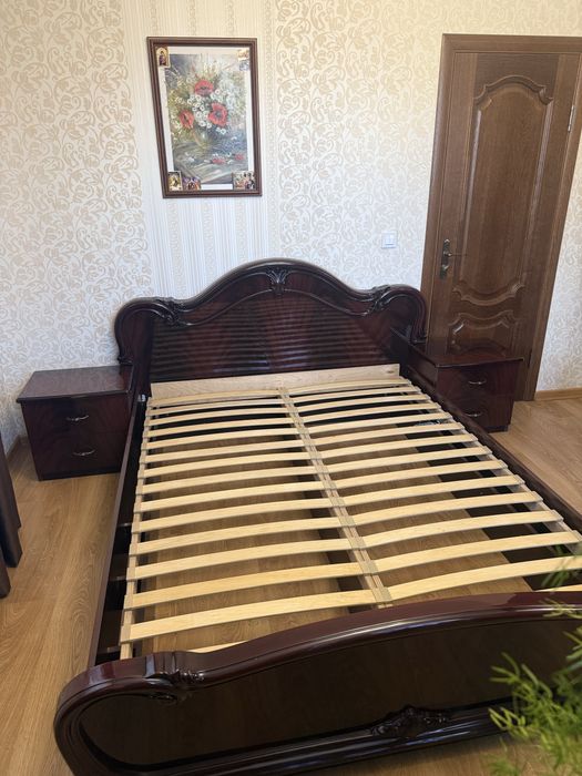 Меблі ліжко комод тумбочка шафа спальня