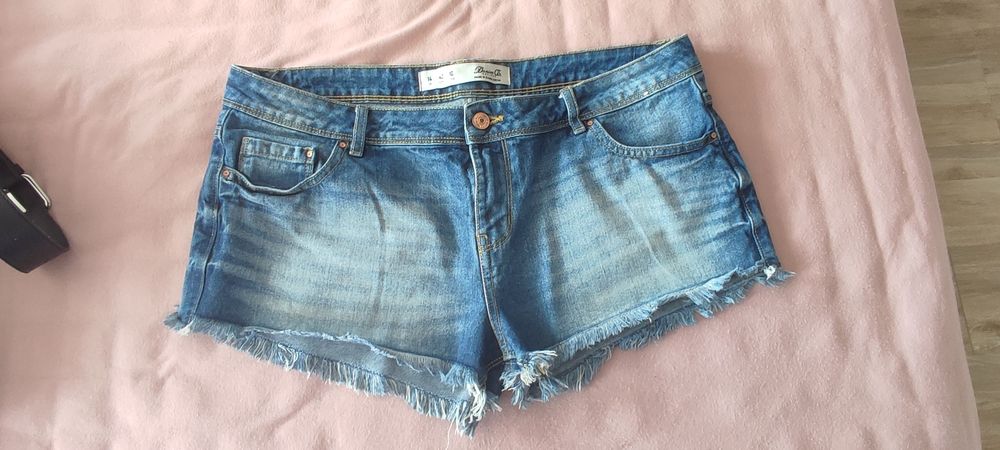 Dżinsowe szorty 42