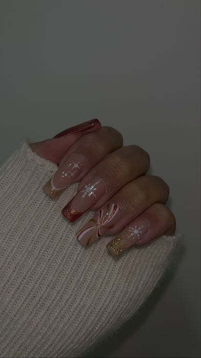 Unhas de Gel, Pestanas e Cuidados de Beleza