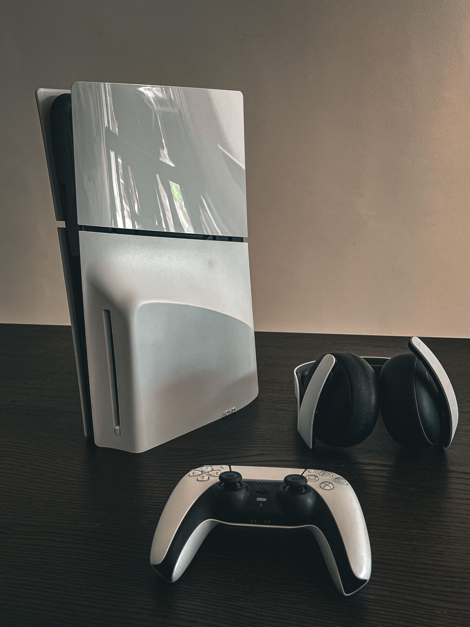 PlayStation 5 + Comando DualSense (quase novo) + Headset Pulse 3D