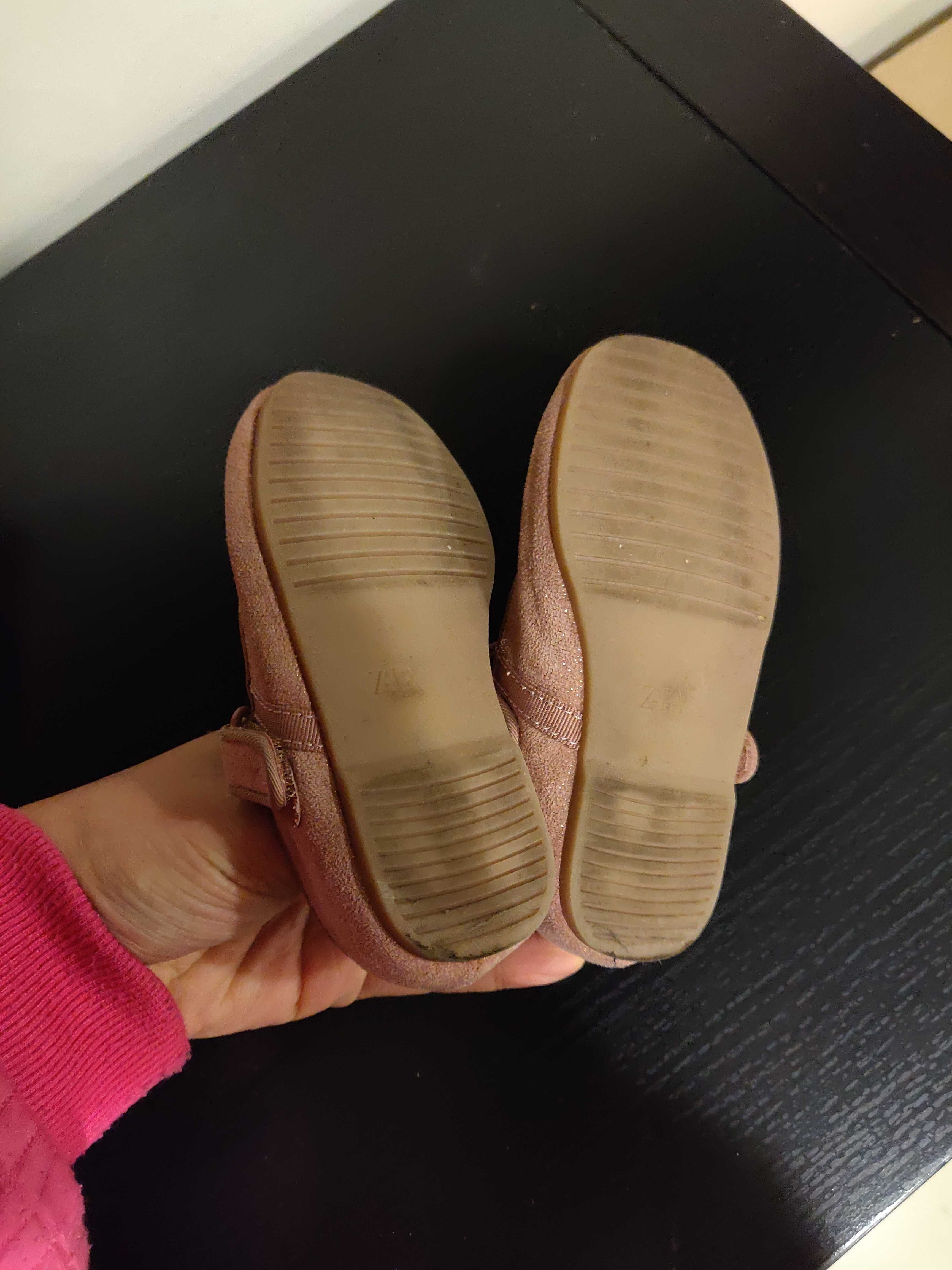 Conjunto sapatos, tamanho 21