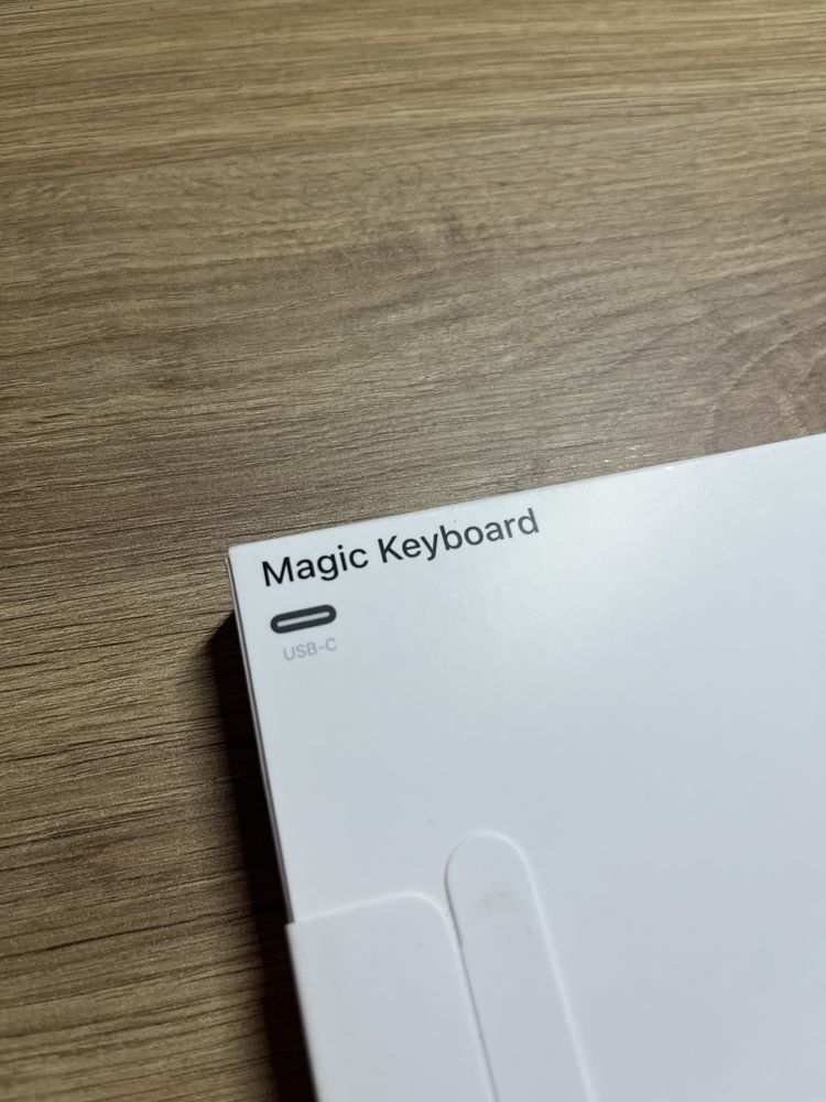 New. Apple Magic Keyboard - ISO