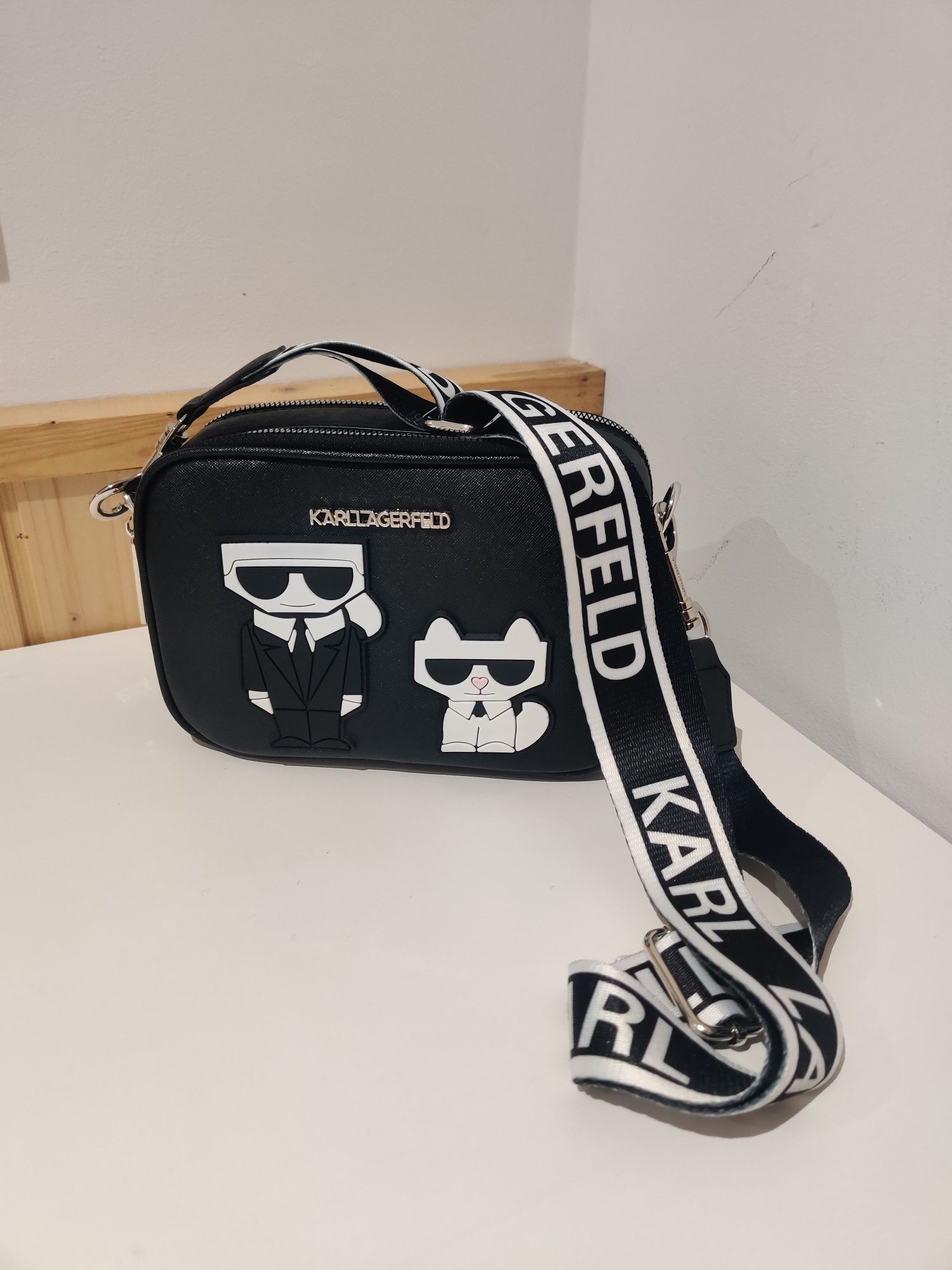 Bolsa preta Karl Lagerfeld