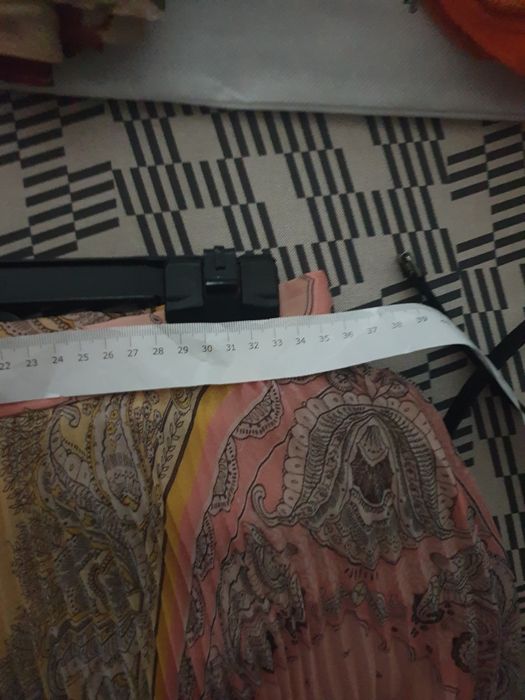 Saia  Twin set em estado novo