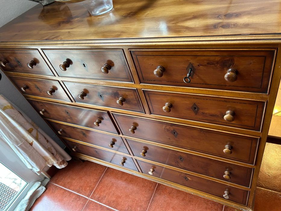 Movel aparador em cerejeira