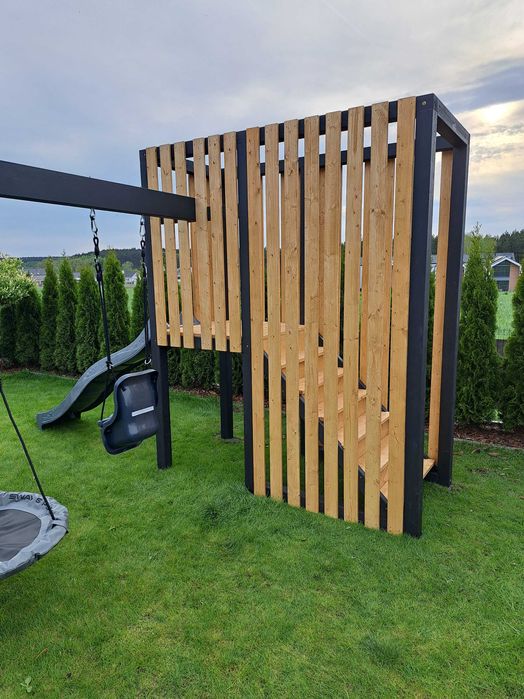 Plac zabaw, nowoczesny, drewniany