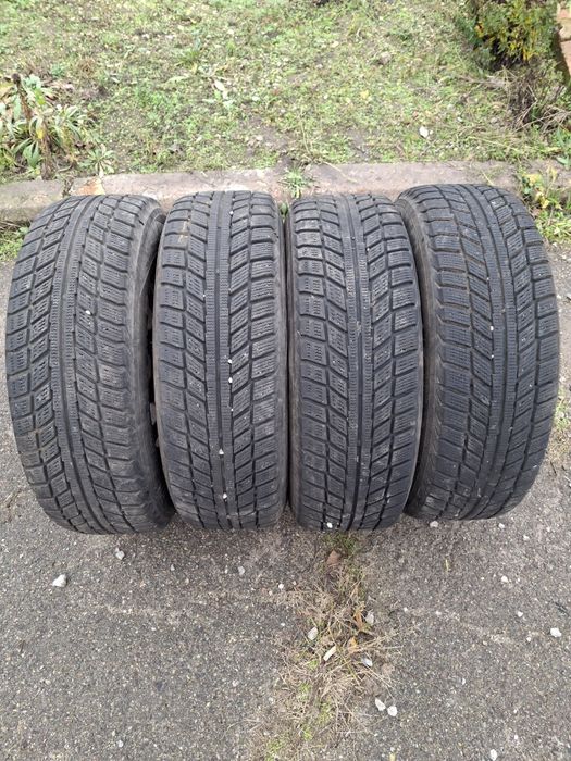 Продам зимнюю резину 195/65r15
