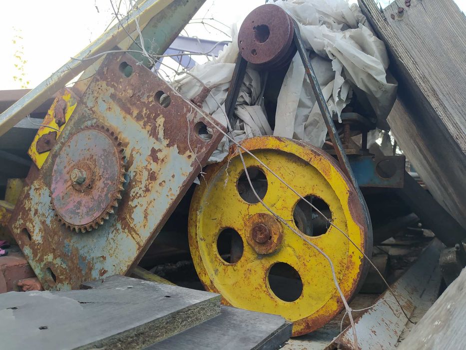 Автомобильный подъемник для сто