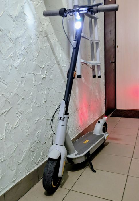Продам електросамокат Ninebot Kickscooter Max g30 LD