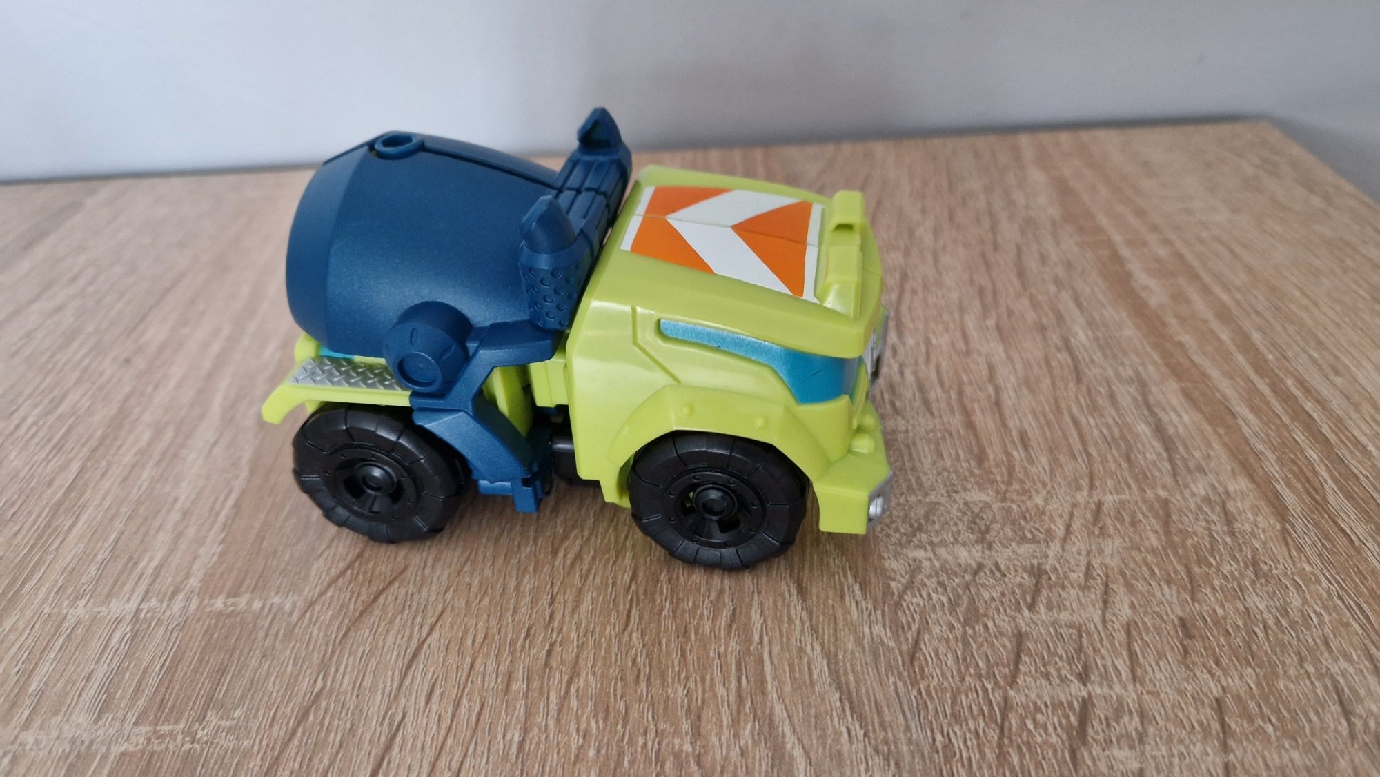 TRASFORMERS Rescue Bots Salvage i TRANSFORMERS Rescue Bots Academy Whi