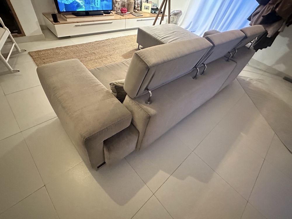Sofá com chaise longue