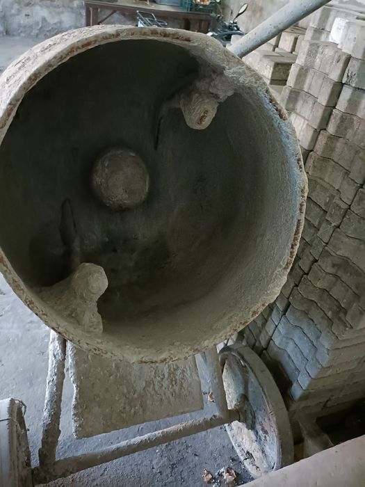 Betoniarka wolnospadowa