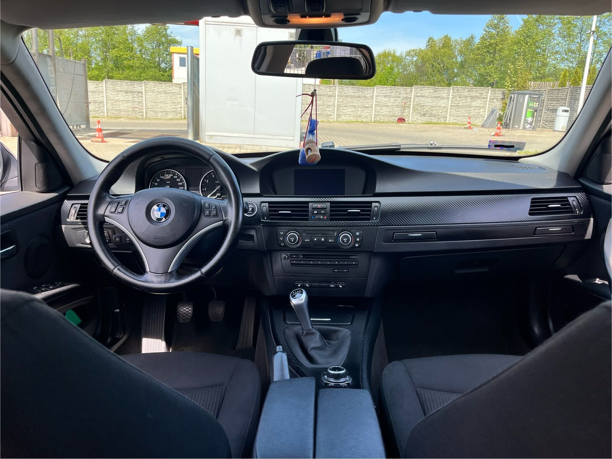 Samochód BMW 320i e90