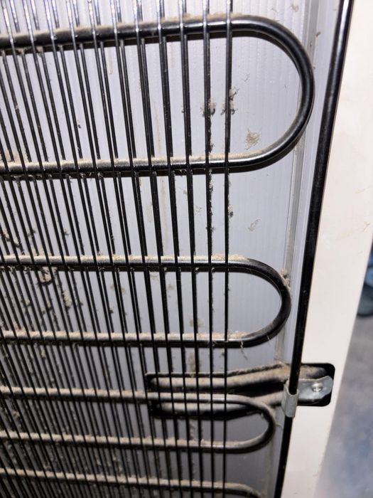 Холодильник 2-х камерный .