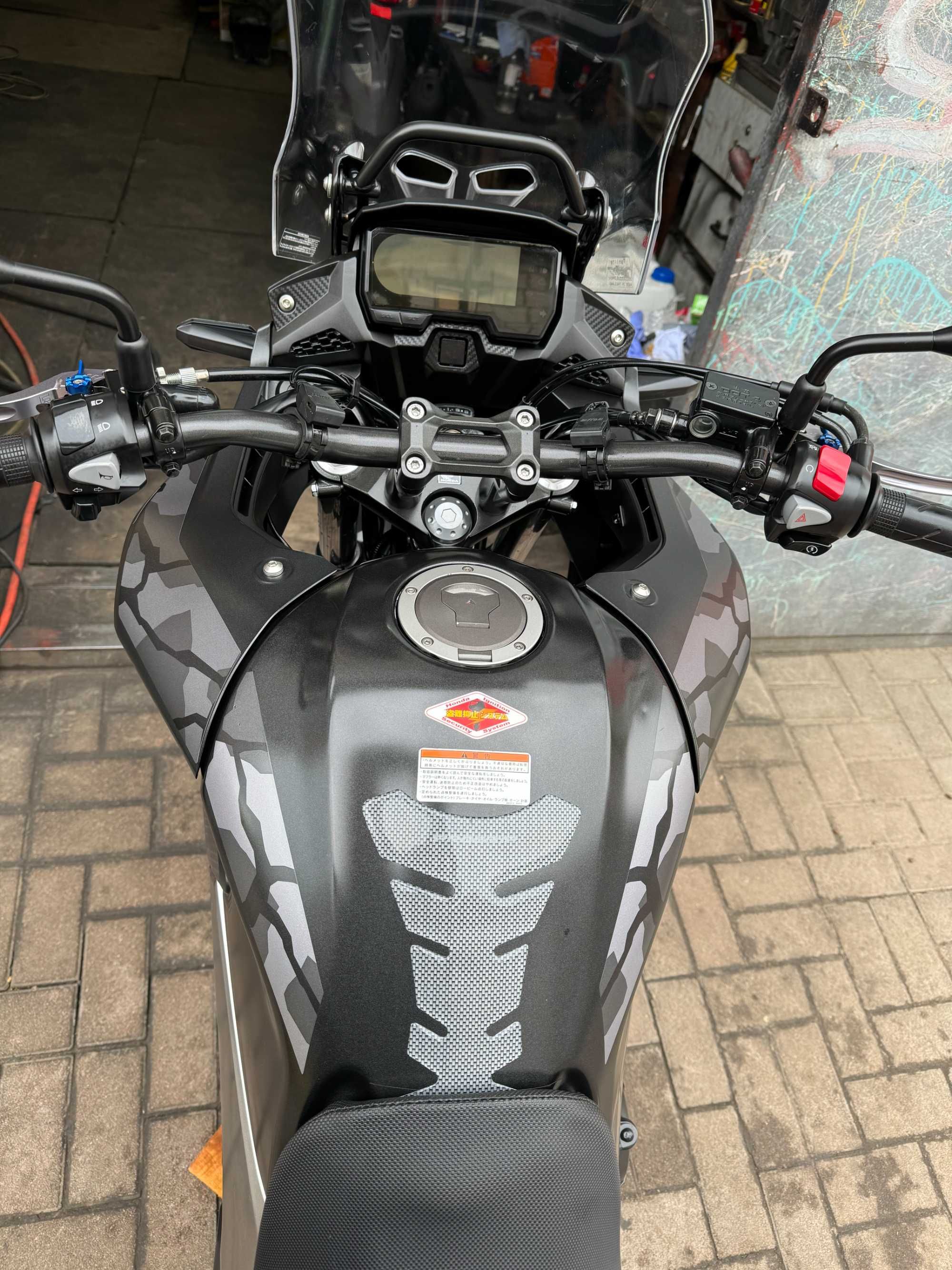 Японский мотоцыкл Honda CB400X