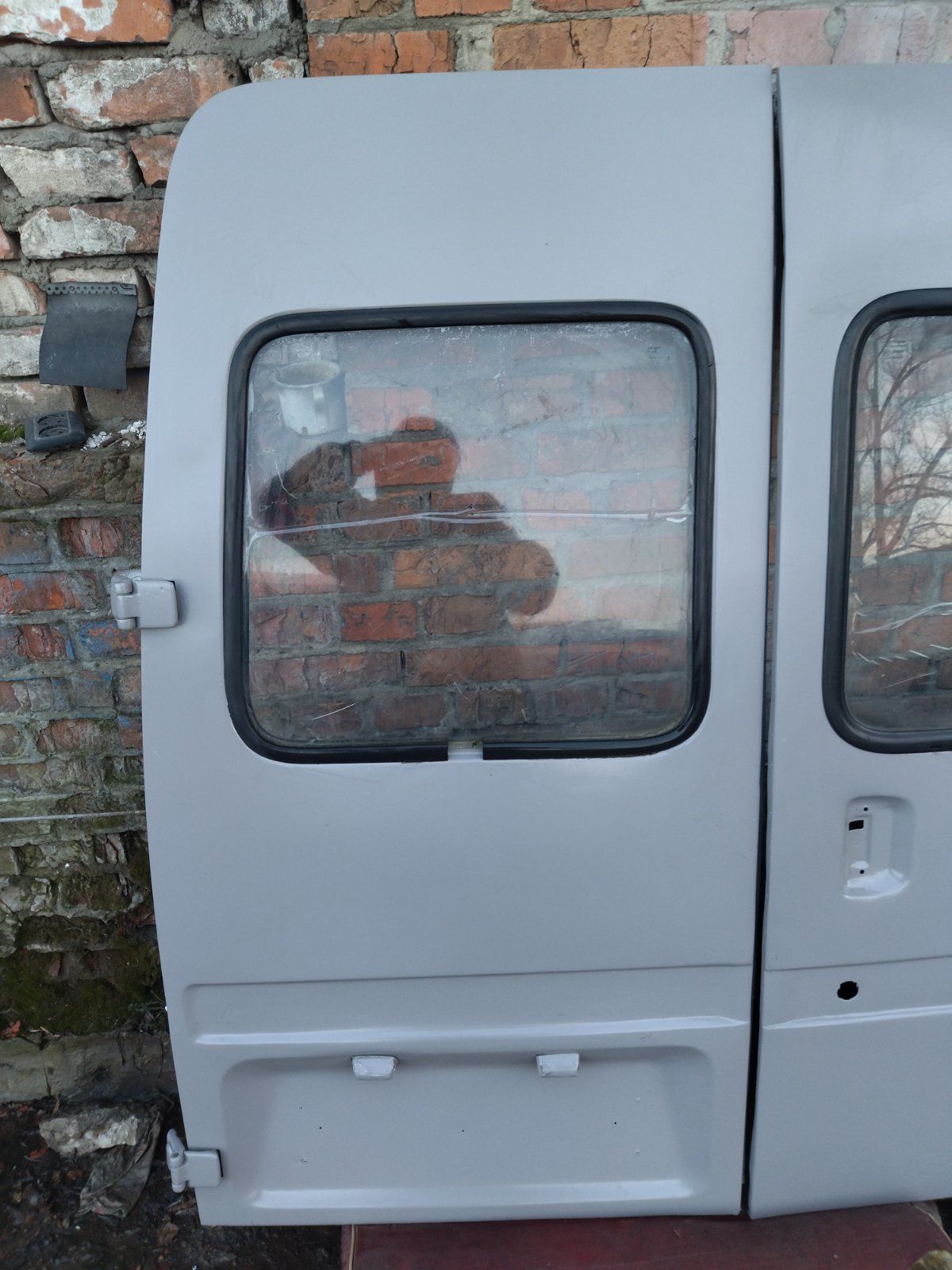 Задние двери Ford transit 1998 г