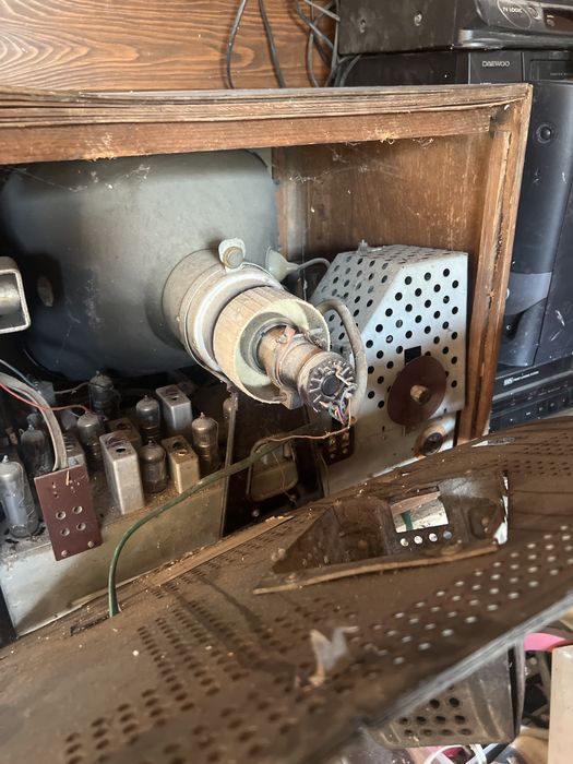 Stary telewizor turkus