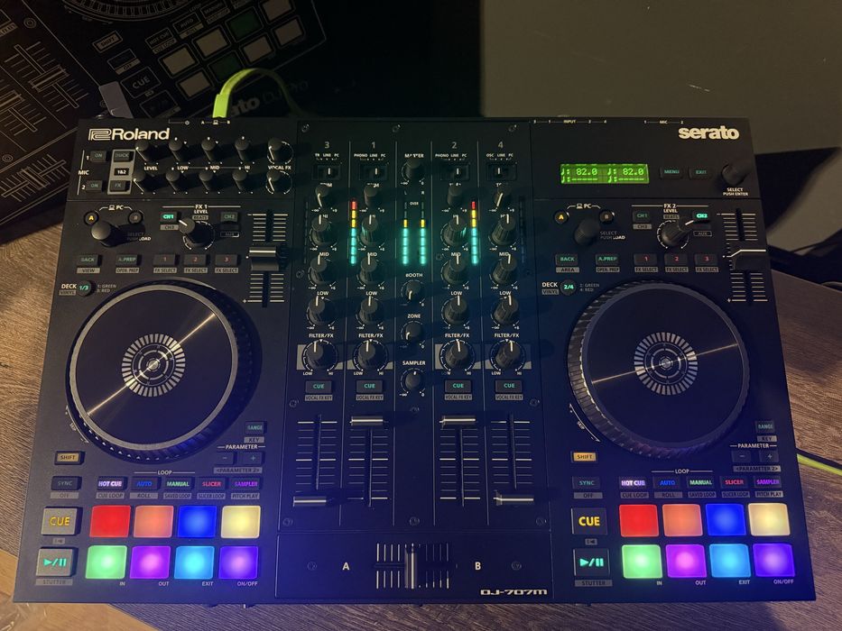 Roland DJ-707M, 2 lata gwarancji, cena do negocjacji.