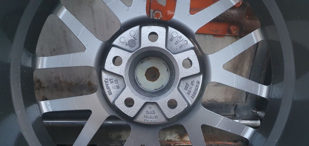 Sprzedam felgi 5×112 R17 z oponami letnimi 235-45 R17
