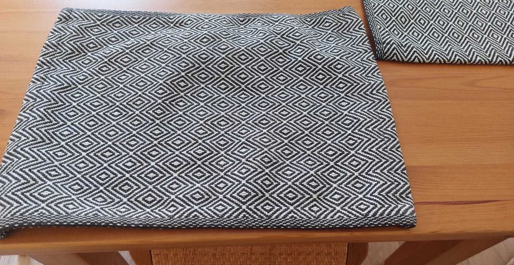 Individuais de mesa preto e branco