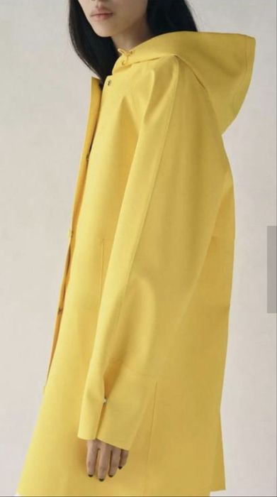 Продам брендовий дощовик ZARA ХС  , новий .