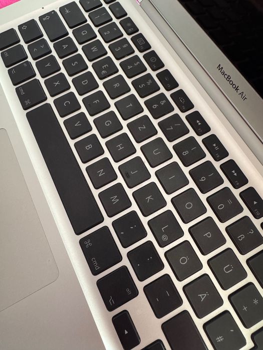 MacBook Air z ekranem 13.3 cala