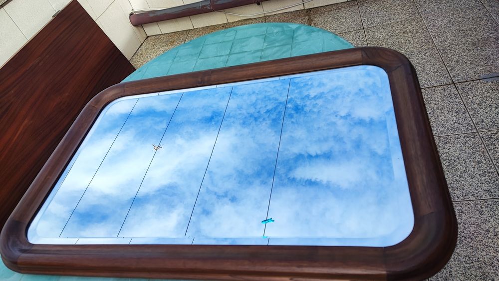 Espelho lindíssimo com madeira mogno excelente