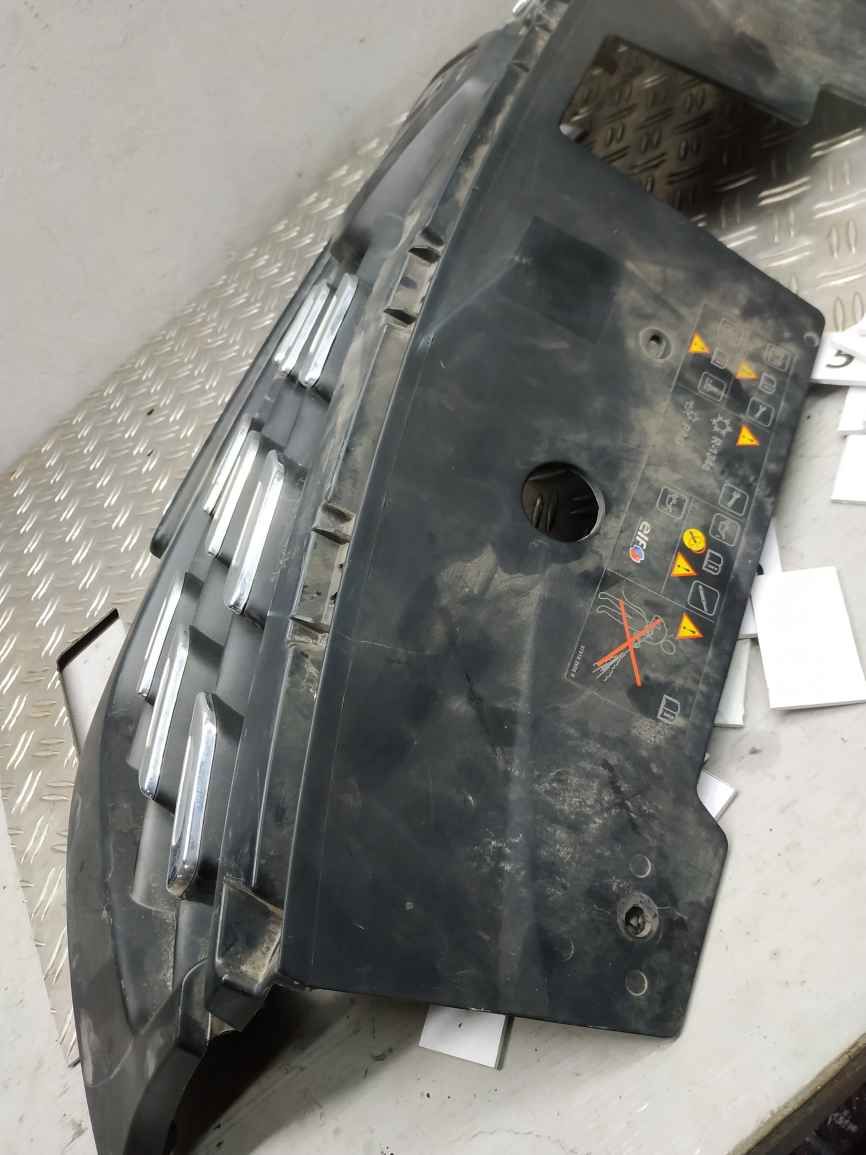 Renault (RVI) Dokker 17- rest решітка радіатора паяна  RC0348 62310444