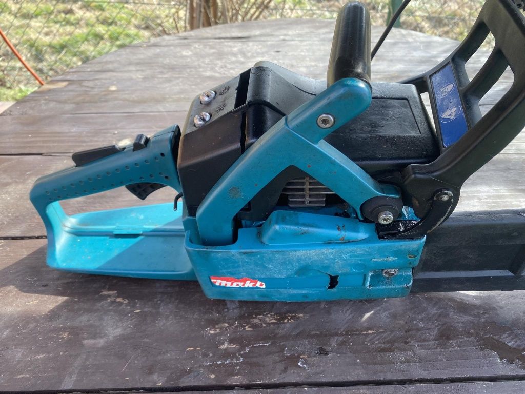 Makita DCS 33 (piła spalinowa)