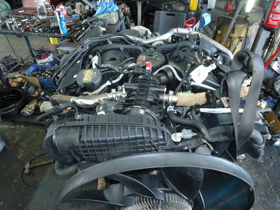 Motor Land Rover Discovery 2.7 TDv6 (276DT)