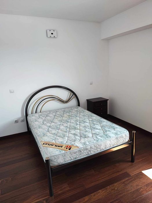 Cama casal de ferro com colchão