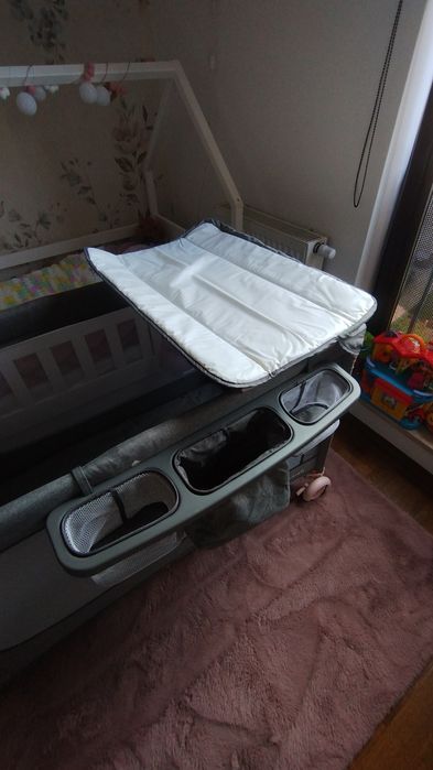 Łóżeczko turystyczne z akcesoriami | Kinderkraft Joy | szaro-różowe