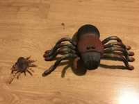 Plastikowe figurki pająków