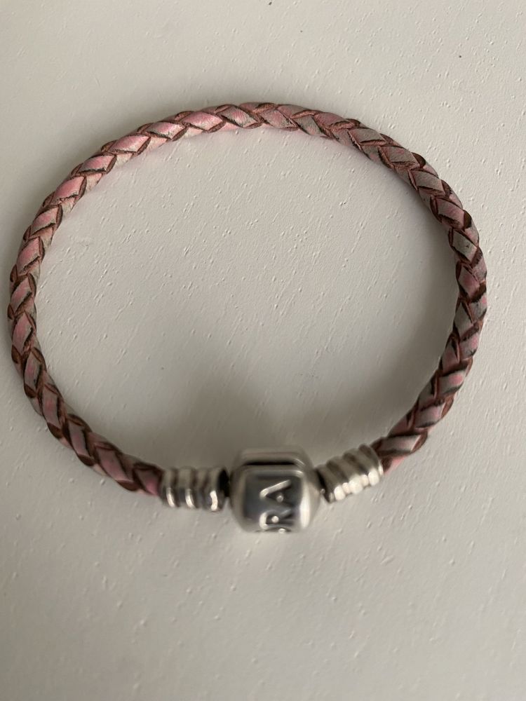 Pandora em pele rosa 16,5 cm